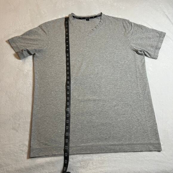 Public Rec Men's Go-To V T-Shirt Size Large Casual Athleisure Preppy Classic - Picture 7 of 7